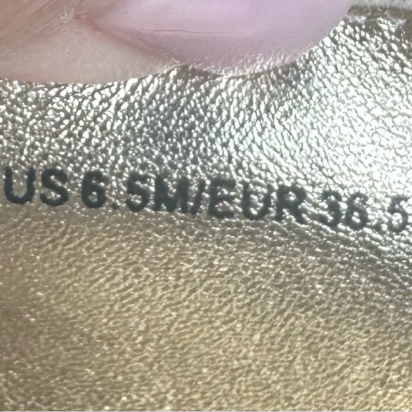 New in Box VINCE- Blair perforated leather slip on sneakers - Picture 8 of 9